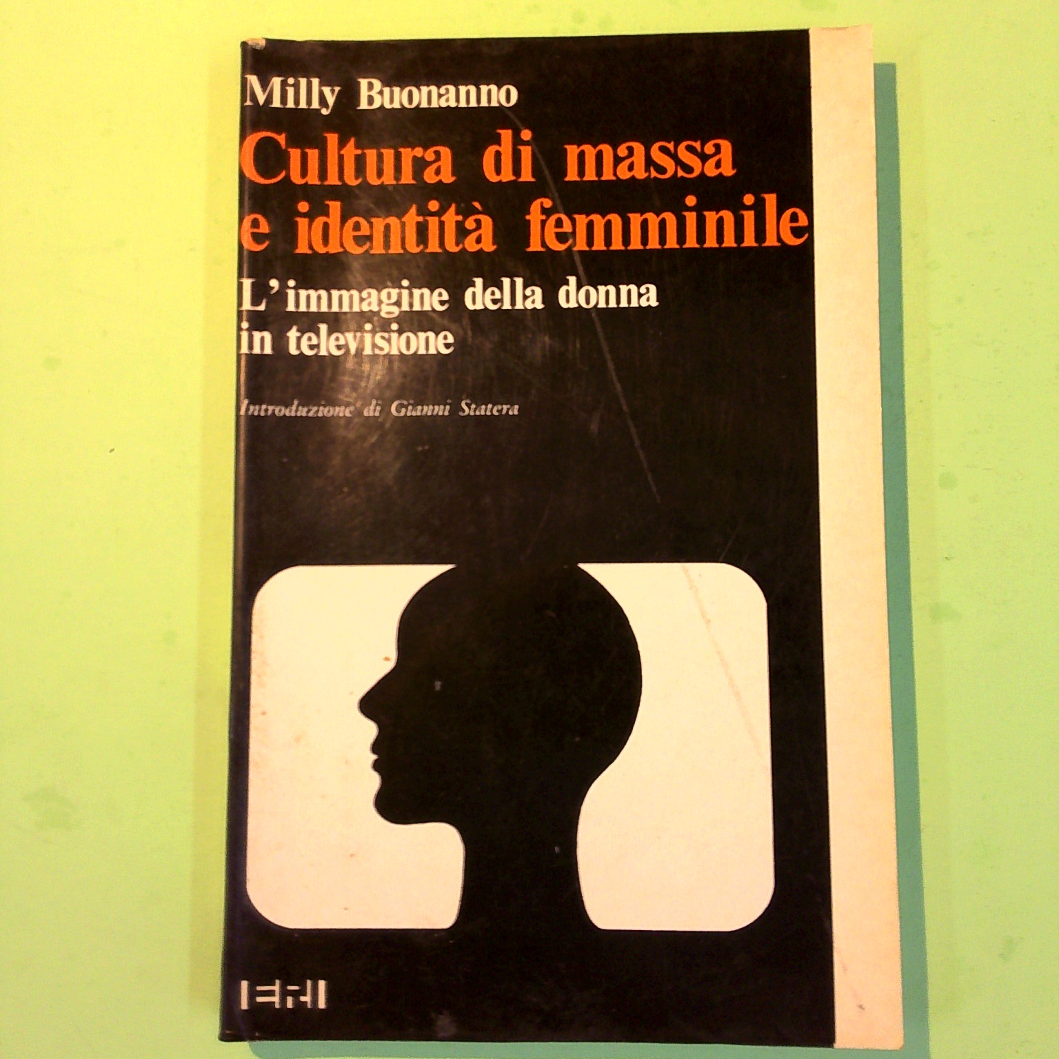 CULTURA DI MASSA E IDENTITÀ FEMMINILE