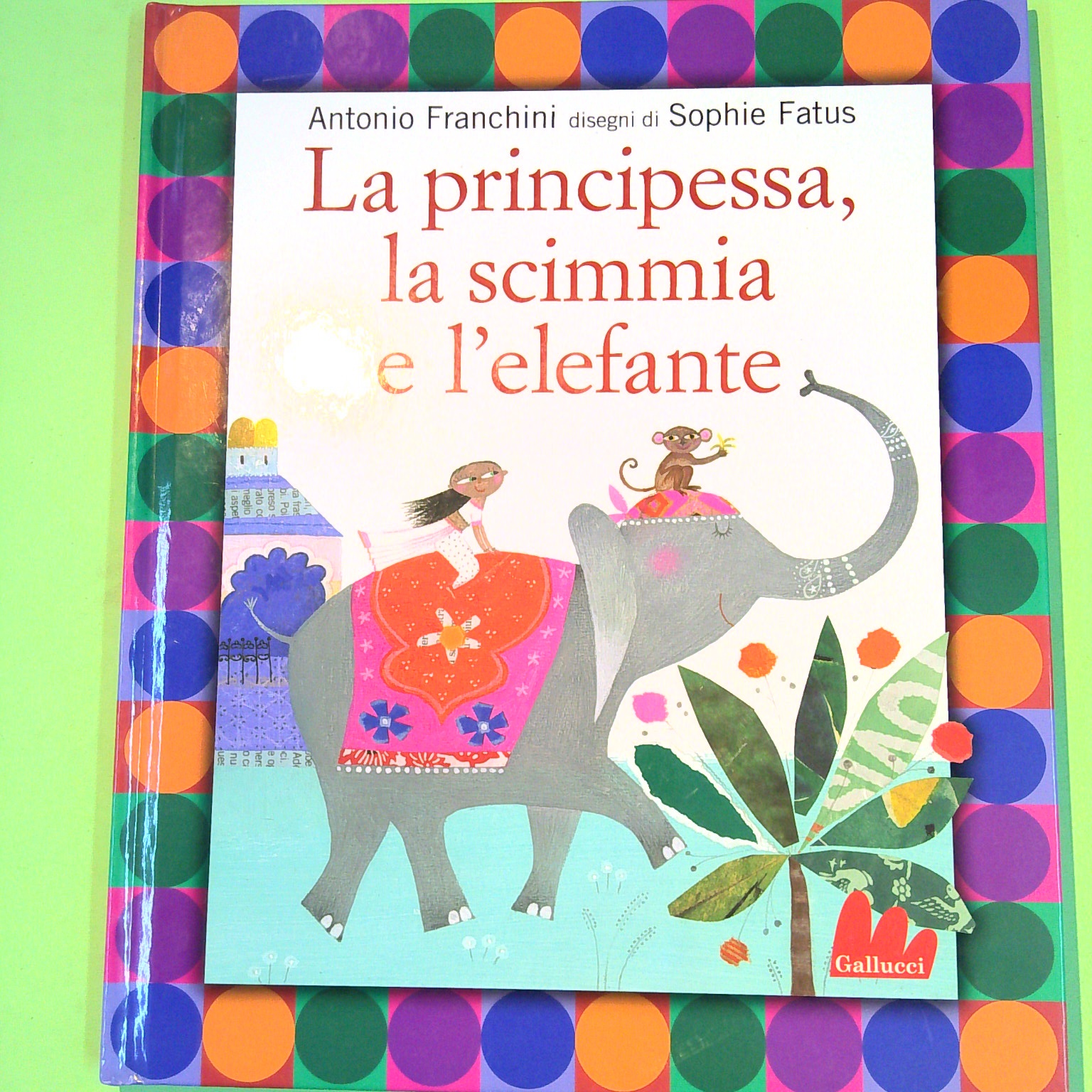 LA PRINCIPESSA LA SCIMMIA E L'ELEFANTE