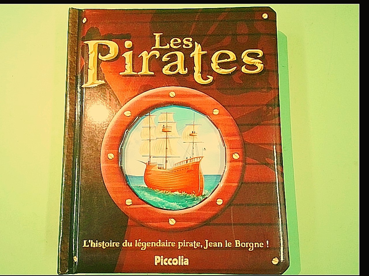 LES PIRATES