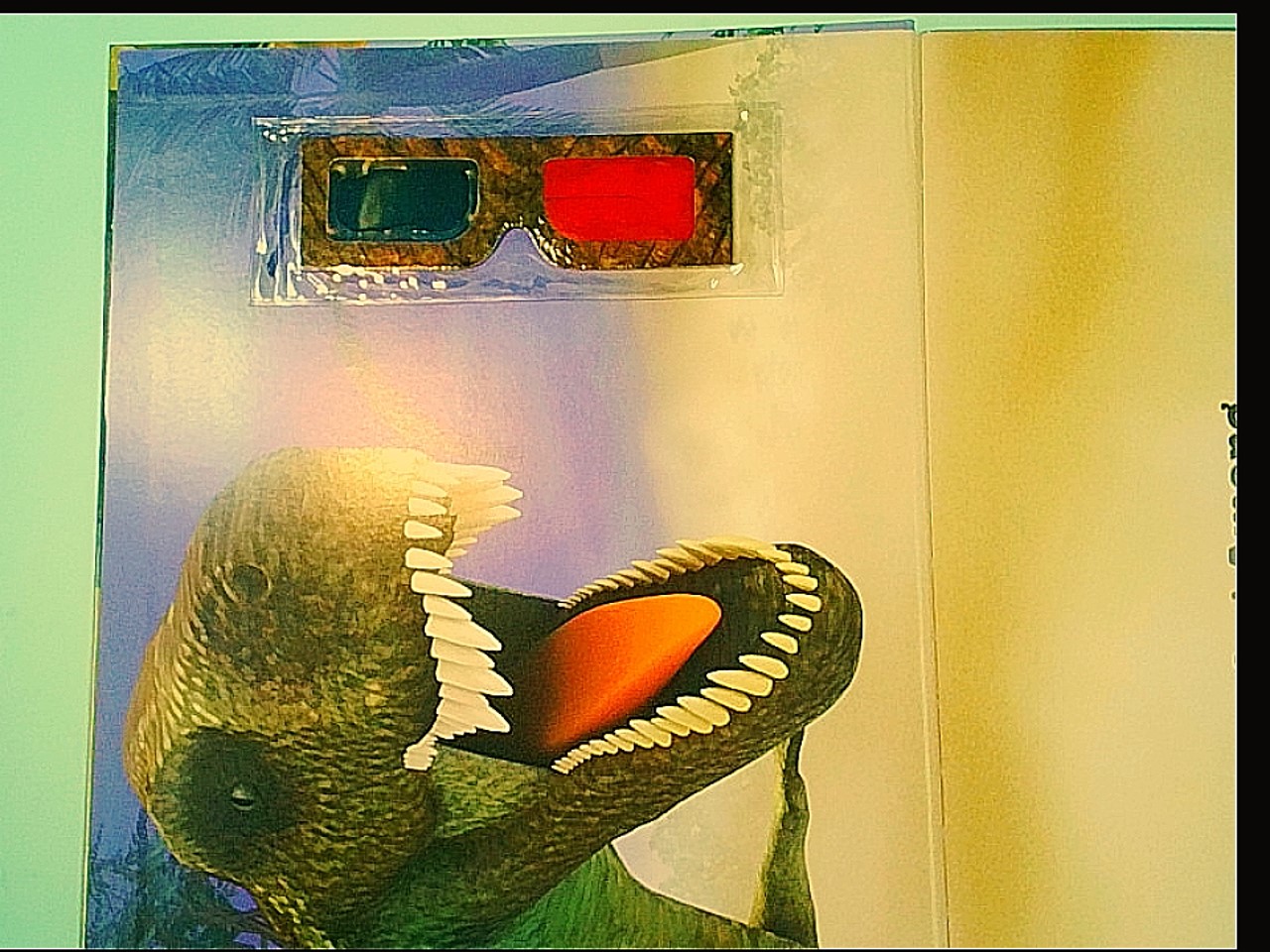 WALKING AMONG THE DINOSAURS WITH 3D IMAGES AND GLASSES - immagine 3