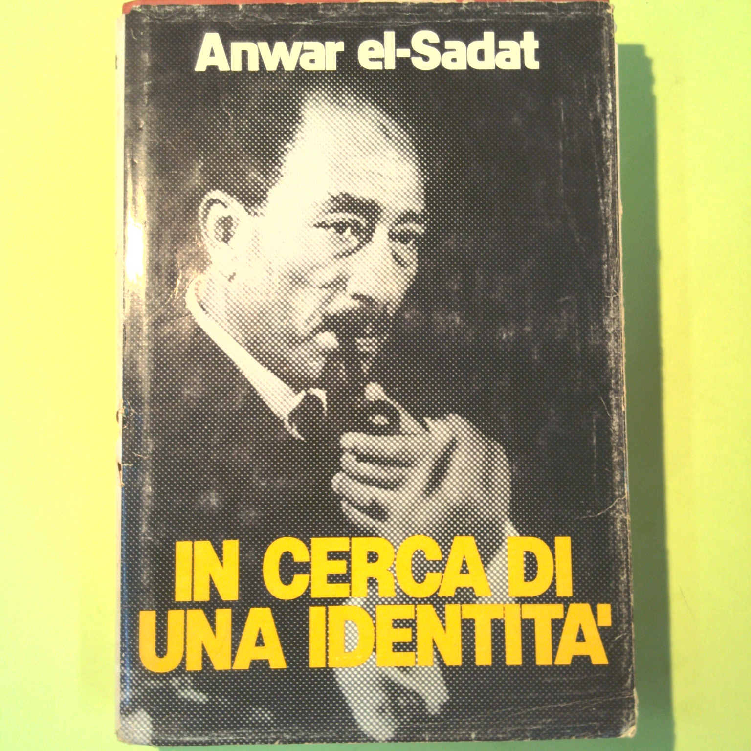 IN CERCA DI UN'IDENTITÀ