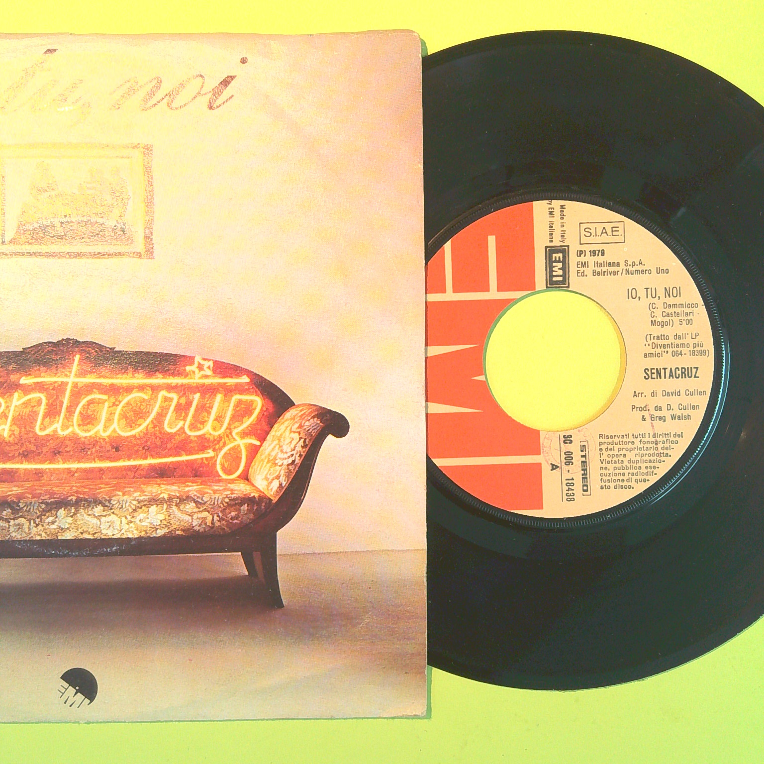 IO TU NOI/GIAPPONESI E AMERICANI SENTACRUZ 45 GIRI EMI 3C 006 18438 1979 - immagine 2