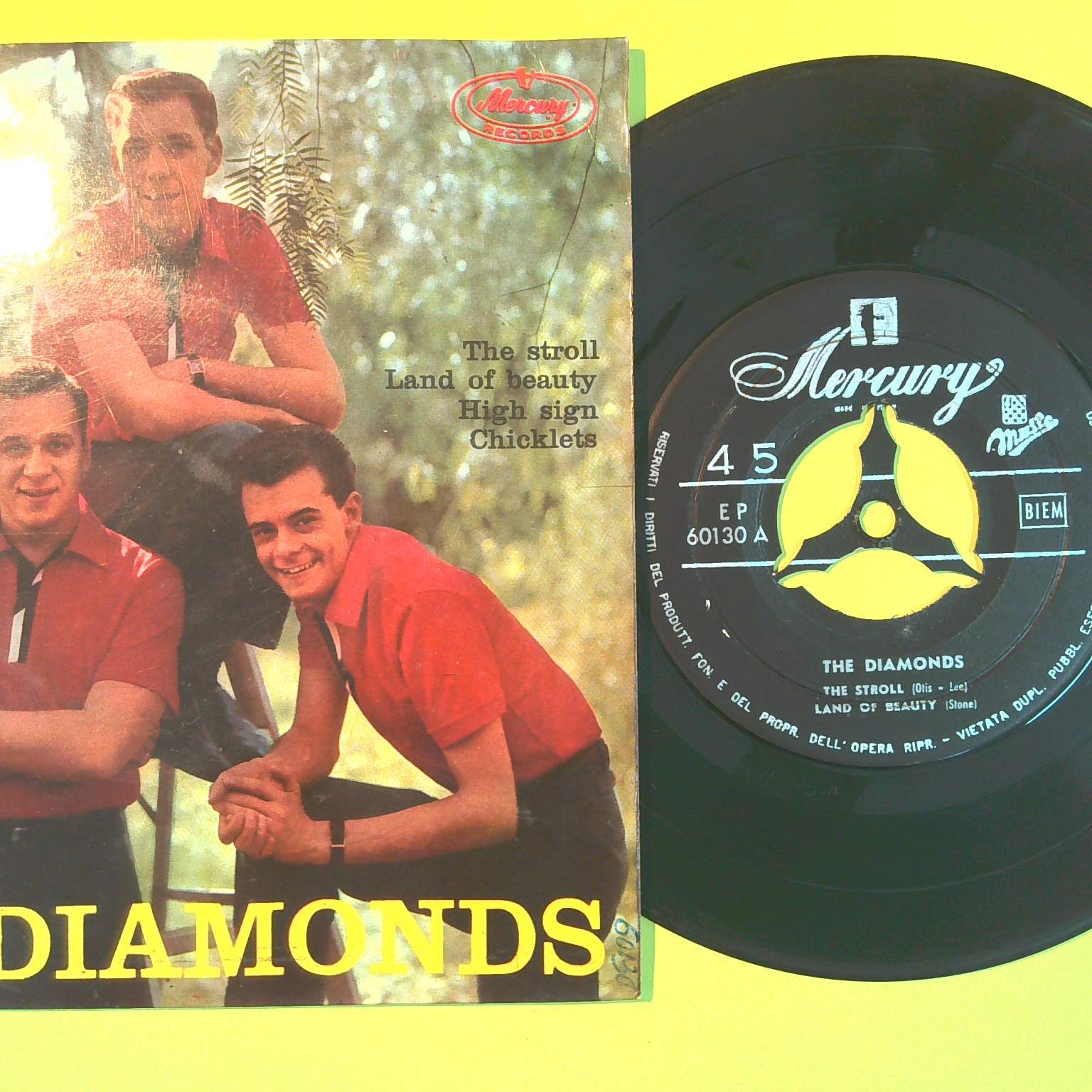 THE STROLL/LAND OF BEAUTY/HIGN SIGN/CHICKLETS THE DIAMONDS 45 GIRI EP 60130 1958 - immagine 2