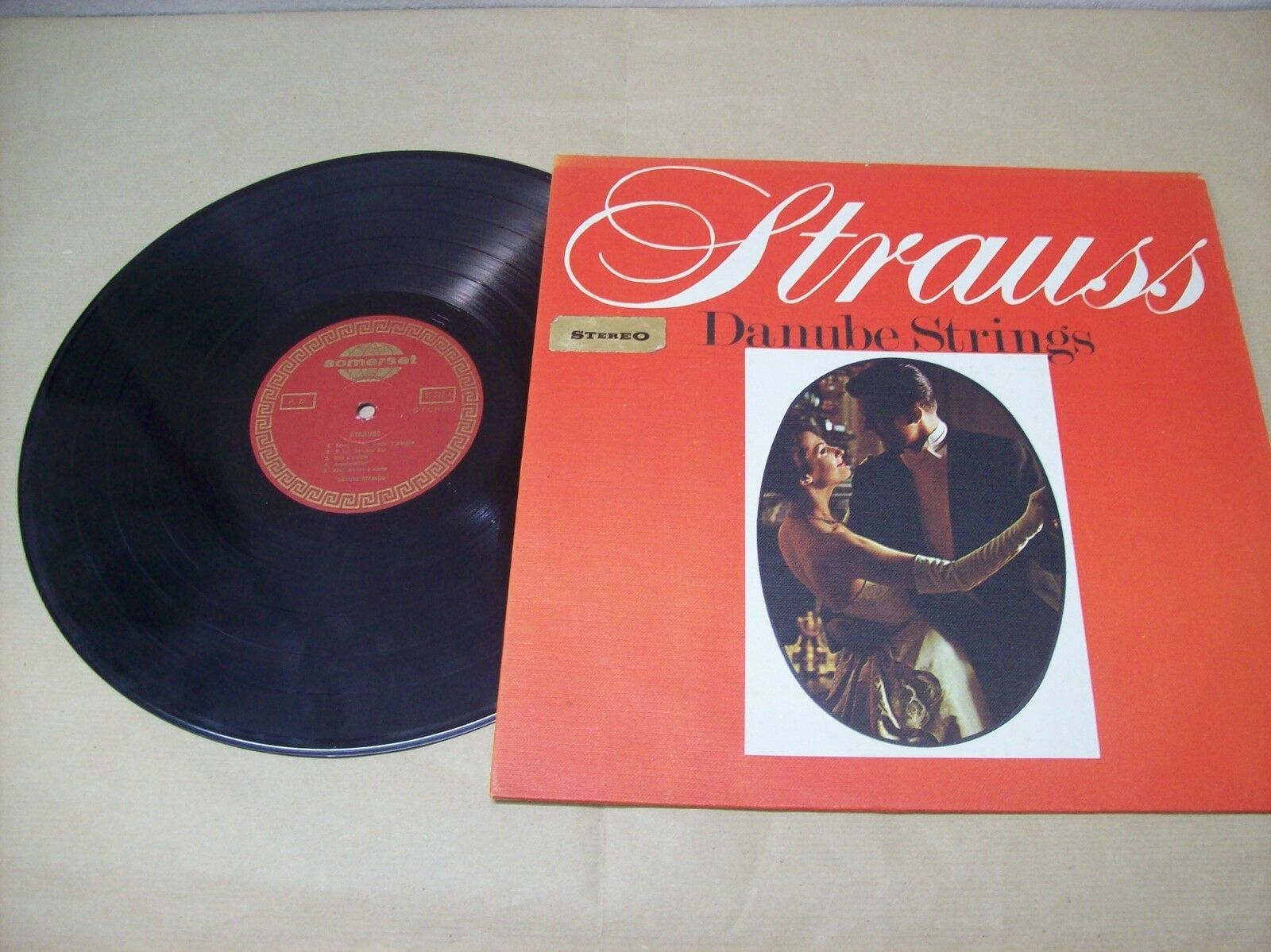 STRAUSS DANUBE STRING SOMERSET SS 522 33 GIRI