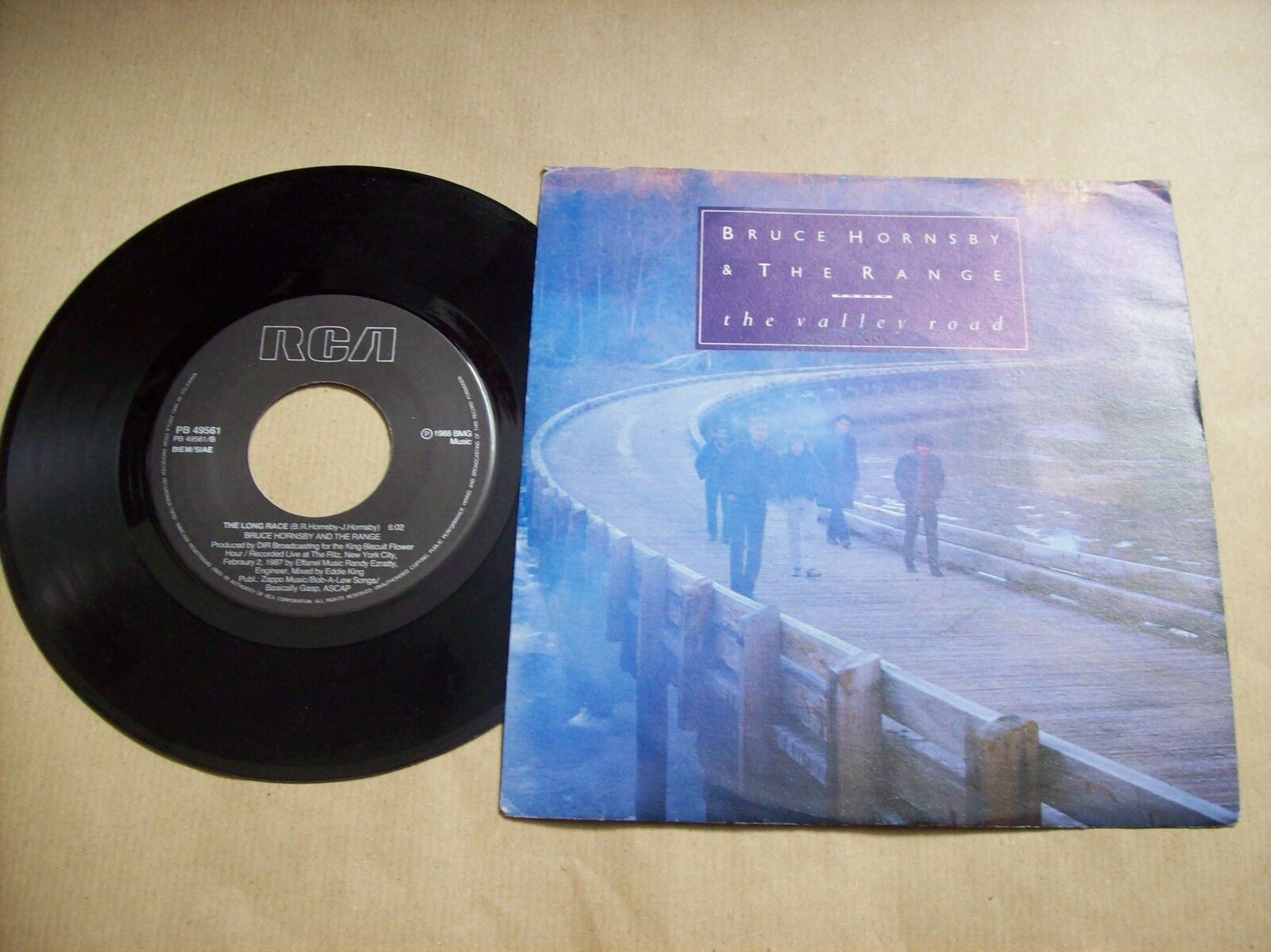 BRUCE HORNSBY & THE RANGE THE VALLEY ROAD / THE LONG RACE RCA PB 49561 45 GIRI