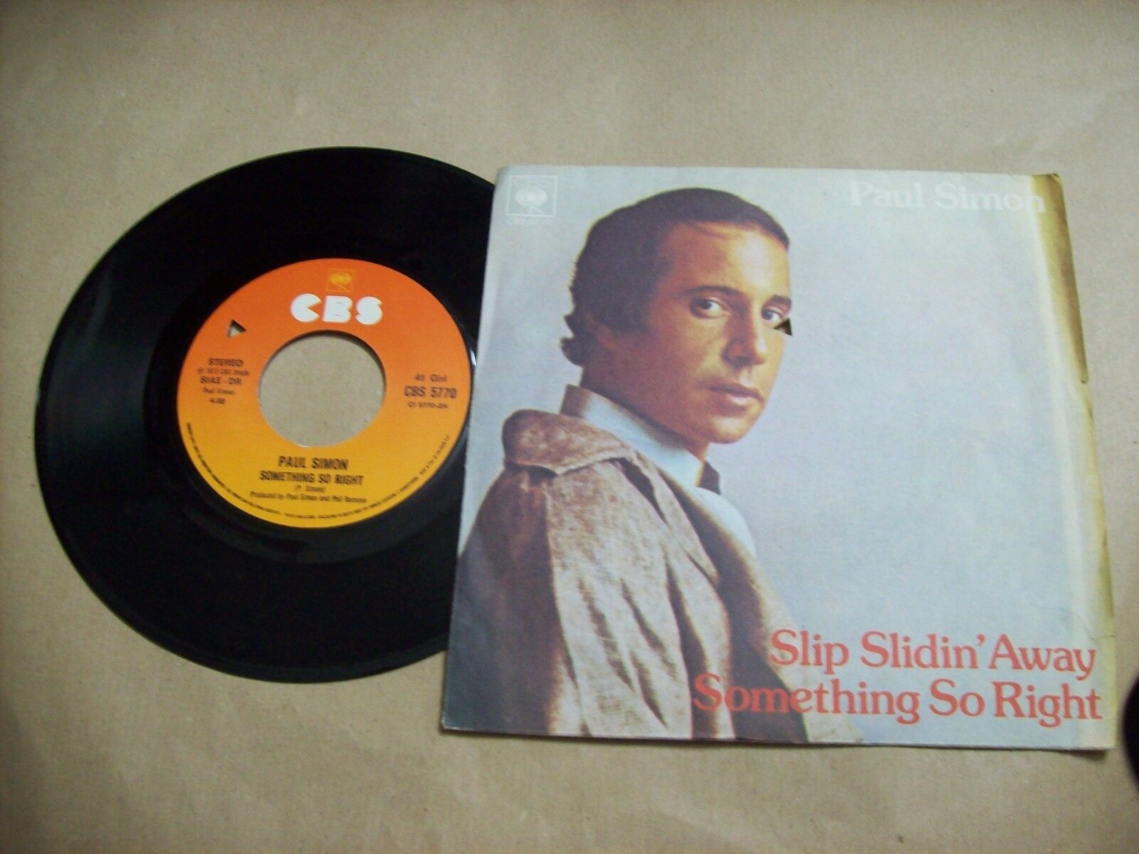 PAUL SIMON SLIP SLIDIN' AWAY / SOMETHING SO RIGHT CBS 5770 45 GIRI 1973