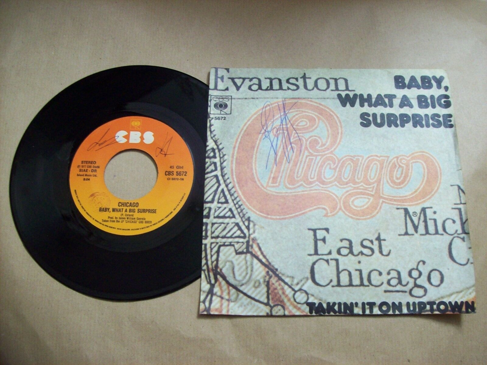 CHICAGO BABY WHAT A BIG SURPRISE / TAKIN' IT ON UPTOWN CBS 5672 45 GIRI 1977