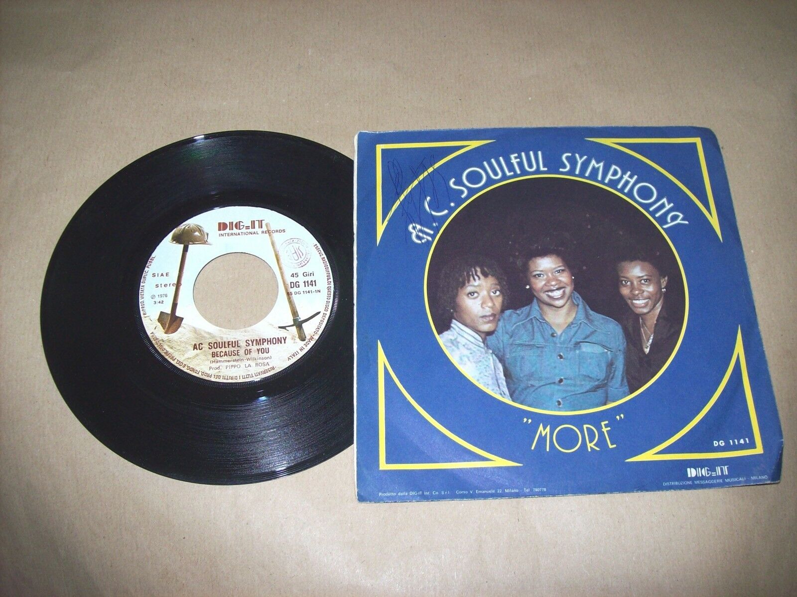 AC SOULFUL SYMPHONY BECAUSE OF YOU / MORE DIG IT DG 1141 45 GIRI 1976