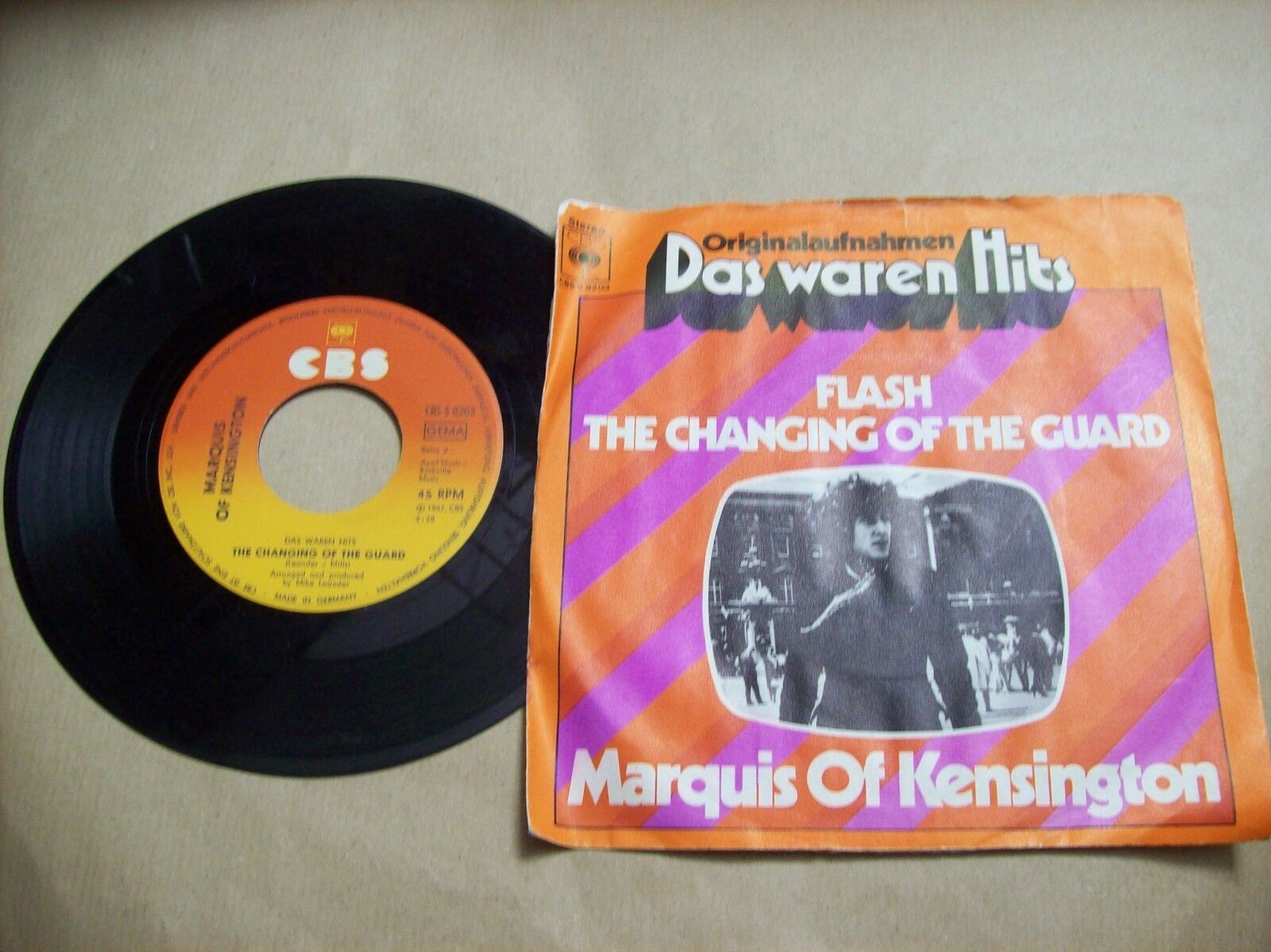 MARQUIS OF KENSINGTON THE CHANGING OF THE GUARD / FLASH CBS S 8203 45 GIRI