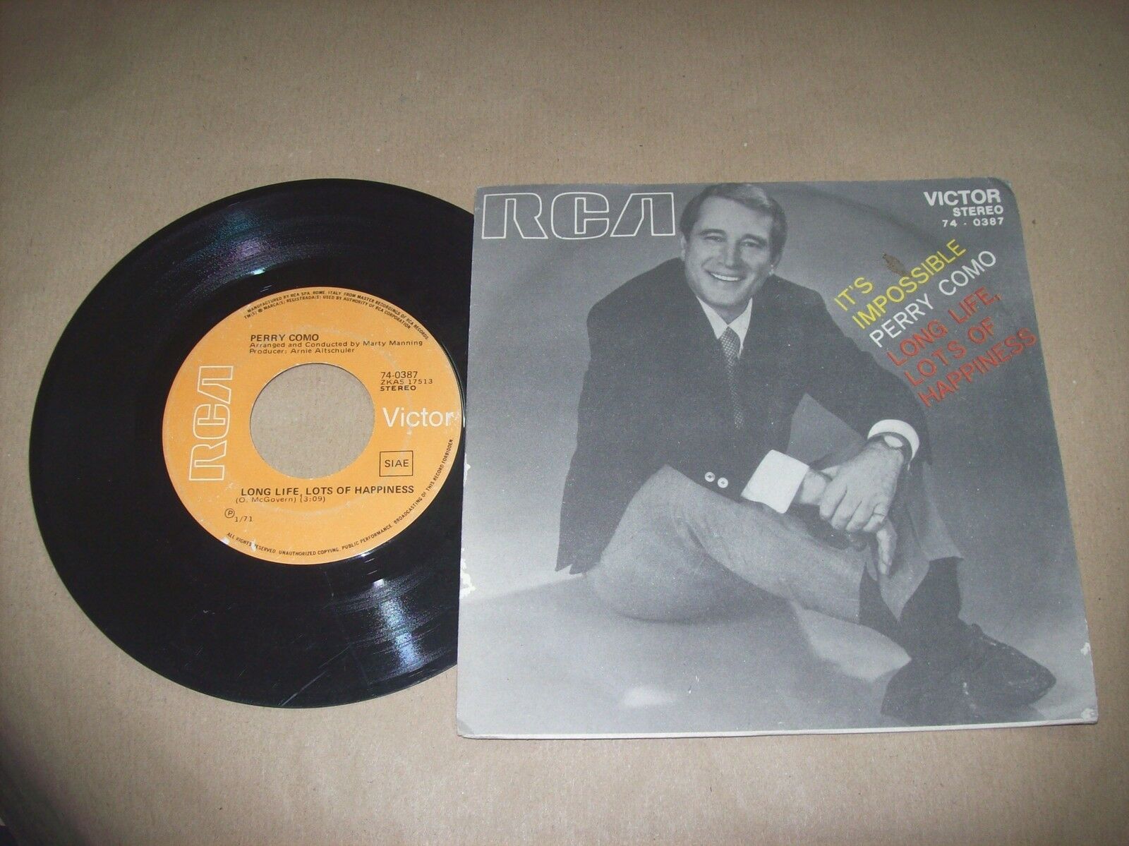PERRY COMO IT'S IMPOSSIBLE / LONG LIFE LOTS OF HAPPINESS VICTOR 74 0387 45 GIRI