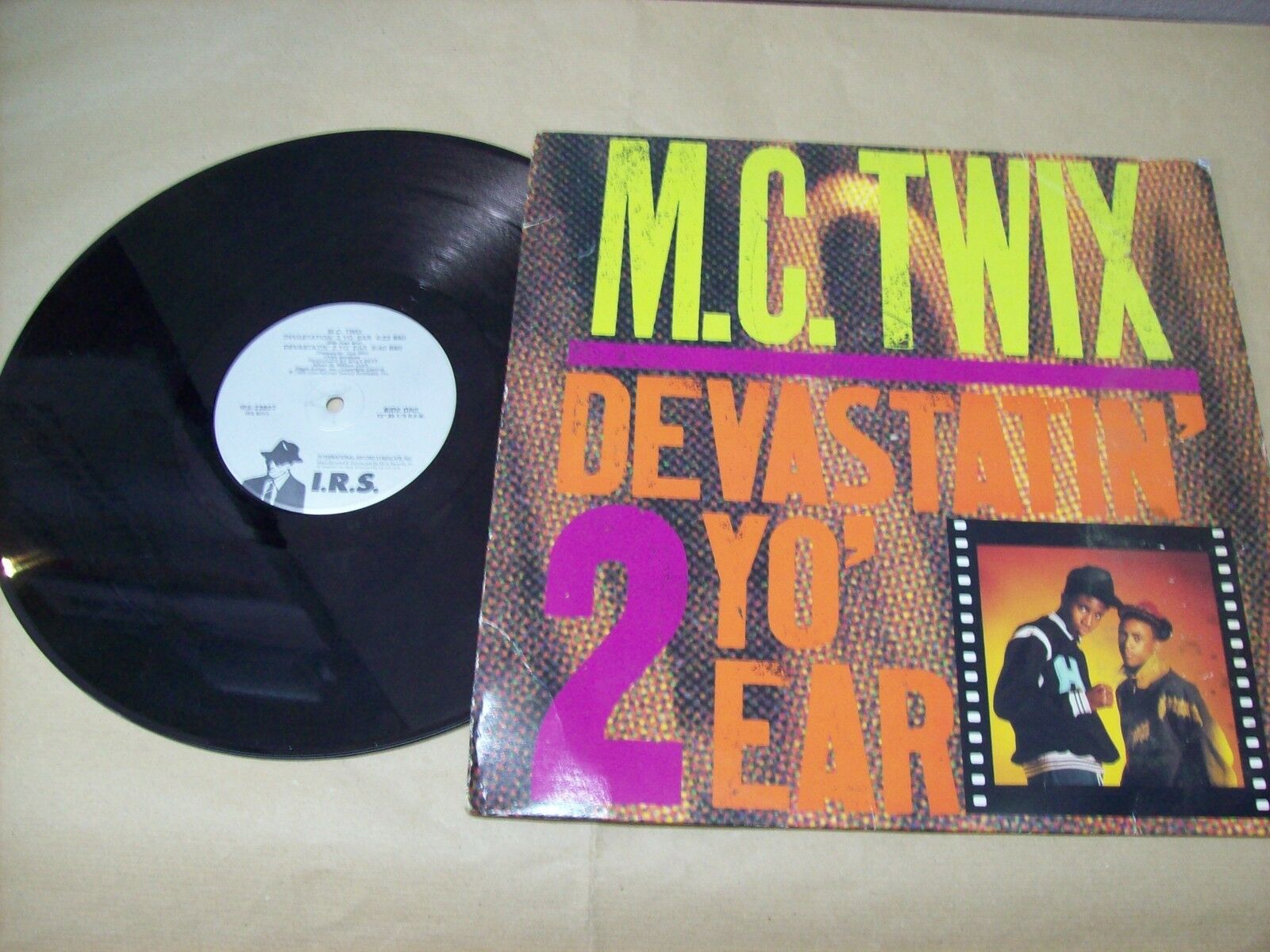 MC TWIX DEVASTATIN 2 YO' EAR IRS 23937 33 GIRI 1989