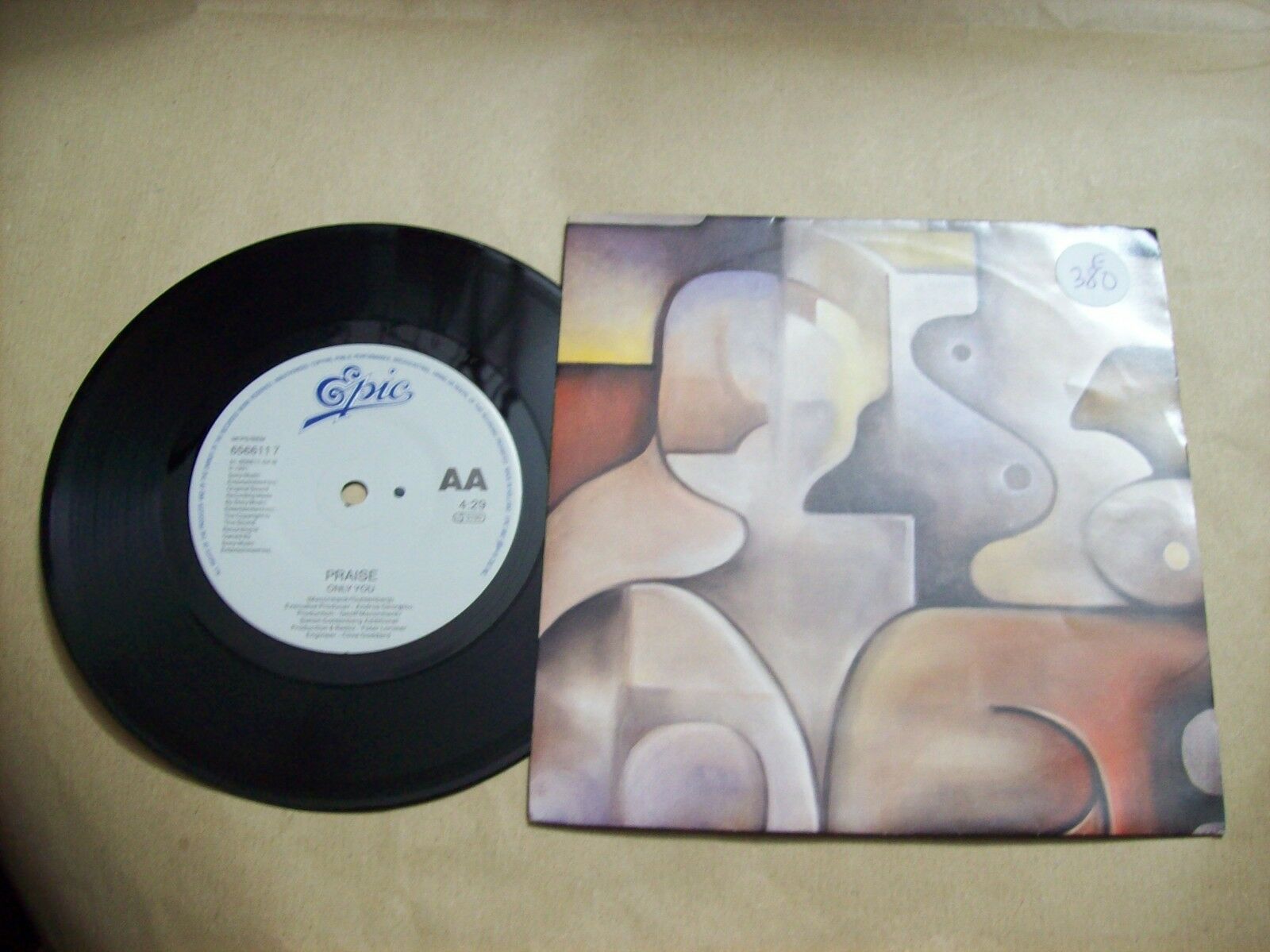 PRAISE ONLY YOU / ONLY YOU (LAKER BOY MIX) EPIC 656611 7 45 GIRI 1991