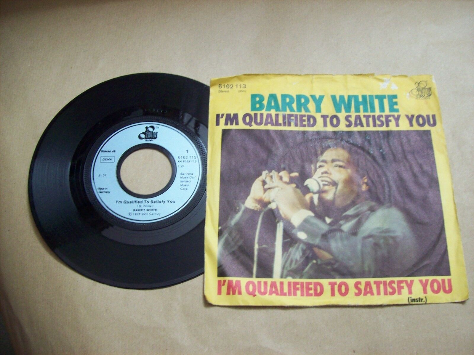 BARRY WHITE I'M QUALIFIED TO SATISFY YOU /CENTURY 6162 113 45 GIRI 1976